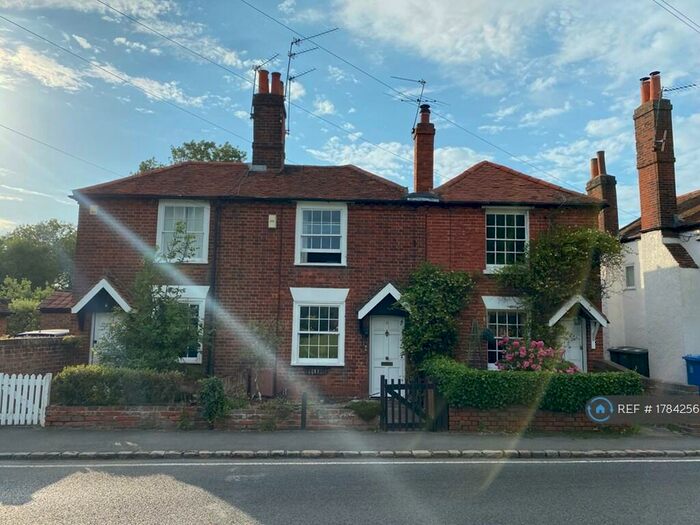 2 Bedroom Terraced House To Rent In The Green, Maidenhead, SL6