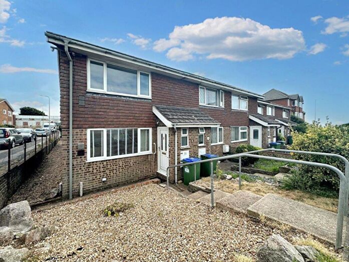 2 Bedroom End Of Terrace House For Sale In Sutton Avenue, Peacehaven, BN10