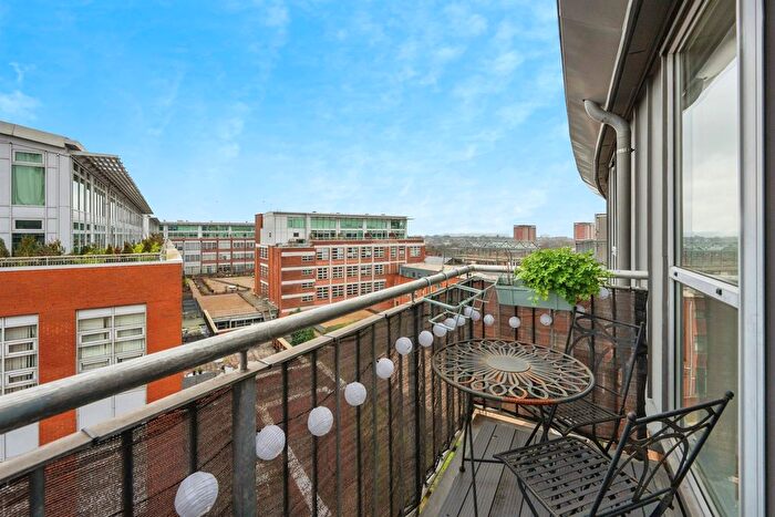2 Bedroom Flat For Sale In Hall Street, Birmingham, B18