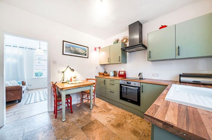 3 Bedroom End Of Terrace House For Sale In Hackthorn Road, Sheffield, South Yorkshire, S8