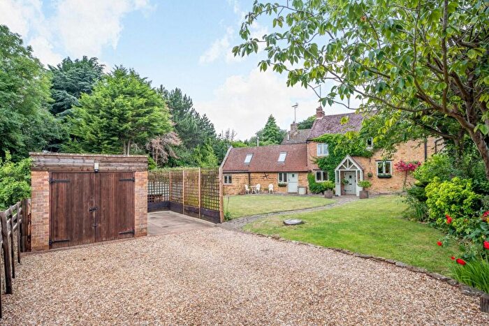 4 Bedroom Semi-Detached House For Sale In Sywell Road, Overstone, Northampton, NN6