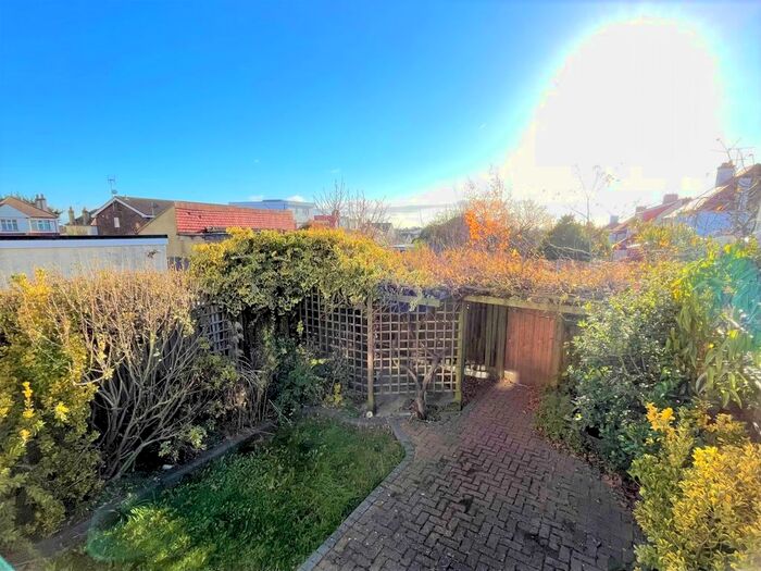 2 Bedroom Flat To Rent In London Road, Leigh SS9