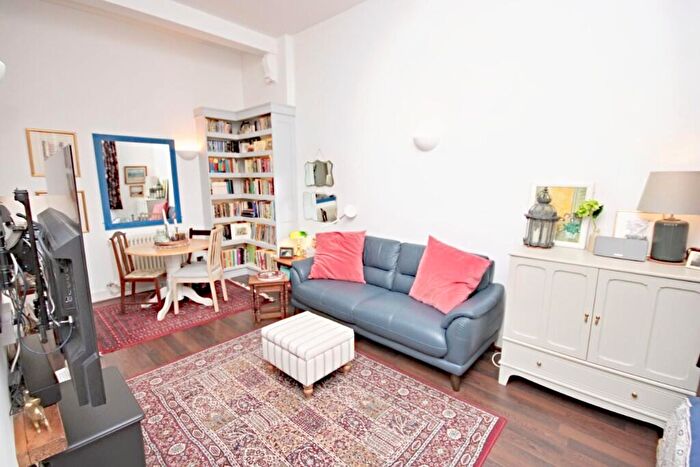2 Bedroom Apartment For Sale In Queens House, Fennel Close, Maidstone, ME16