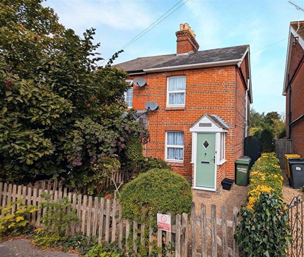 3 Bedroom Semi-Detached House To Rent In Church Road, Shedfield, SO32