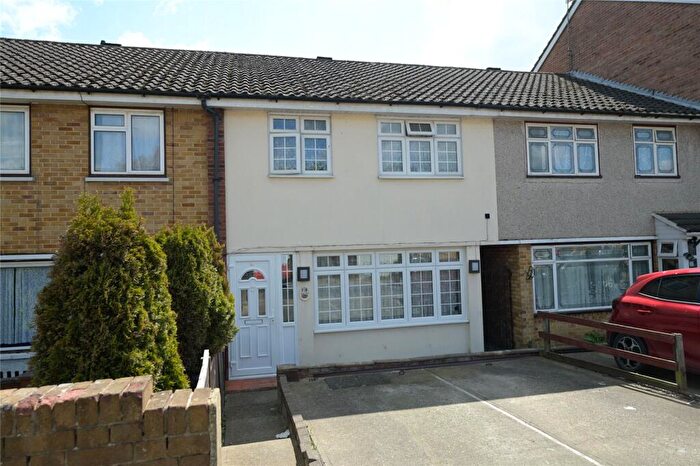 3 Bedroom Terraced House For Sale In Hillrise Road, Collier Row, Romford, Havering, RM5