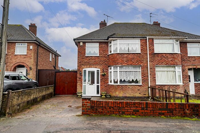 3 Bedroom Semi Detached House For Sale In Farleigh Avenue, Wigston, Leicestershire, LE18