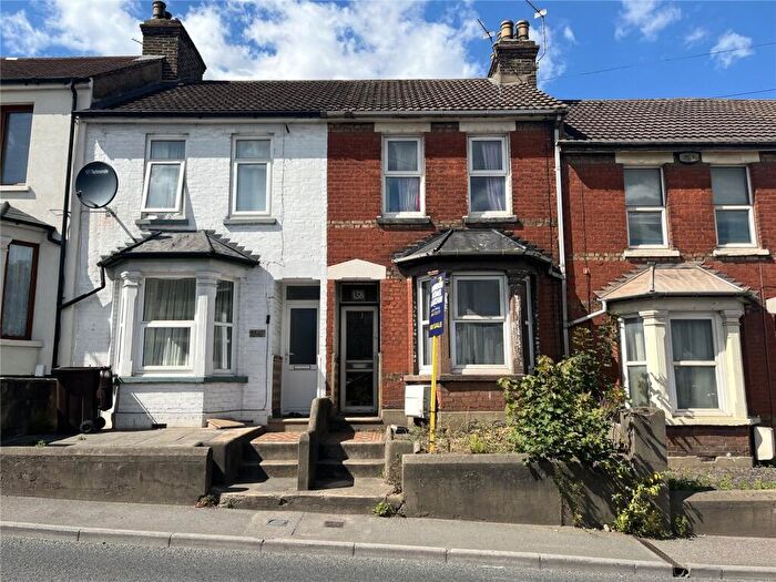 3 Bedroom Terraced House For Sale In Cuxton Road, Rochester, Kent, ME2