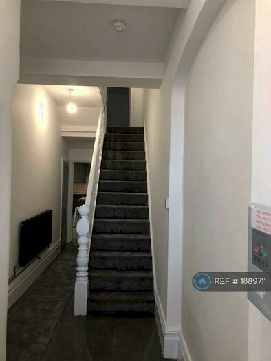 10 Bedroom Terraced House To Rent In Bryn Road, Brynmill, Swansea, SA2