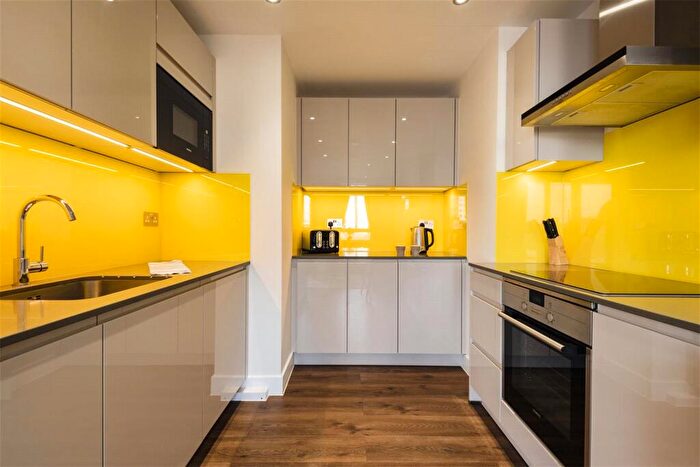 2 Bedroom Apartment To Rent In Back Church Lane, London, E1