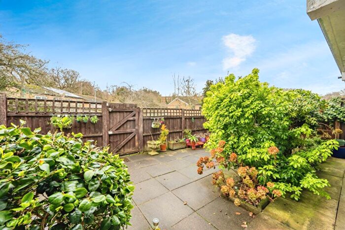 2 Bedroom Flat For Sale In Thirlmere Drive, Birmingham, B13