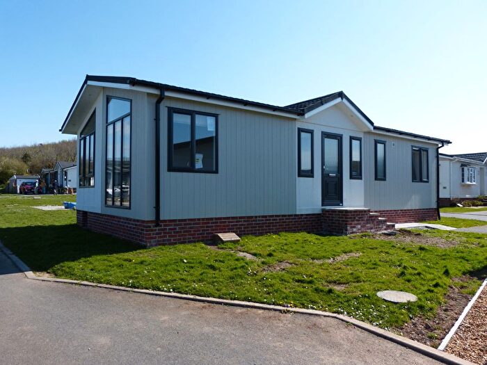 2 Bedroom Mobile/park Home For Sale In Kew Pennmena, Higher Fraddon, TR9