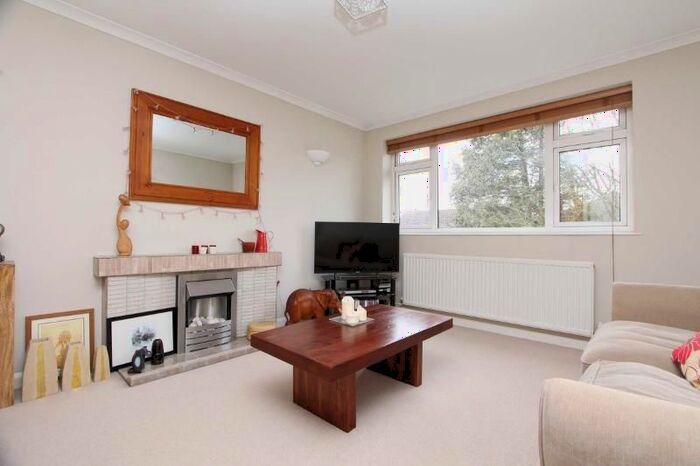 2 Bedroom Maisonette To Rent In Stedman Close, Ickenham, UB10
