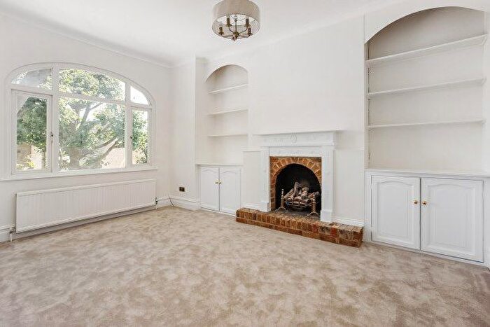 2 Bedroom Flat To Rent In Wandsworth Bridge Road, London, SW6