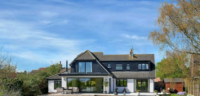 5 Bedroom Detached House For Sale In Witham Road, Long Bennington, Newark, NG23