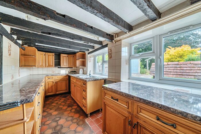 3 Bedroom End Terrace House For Sale In Haslemere Road, Liphook, GU30