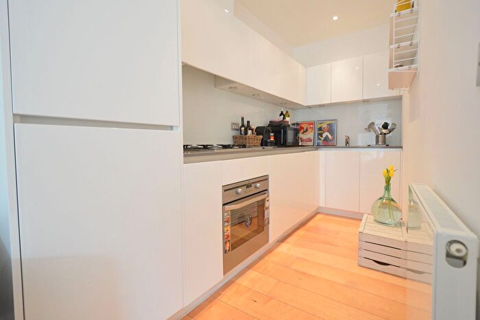 1 Bedroom Flat To Rent In Bermondsey Street, Venture Court, SE1