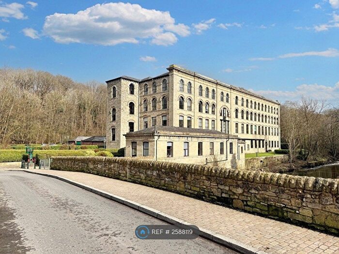 2 Bedroom Flat To Rent In The Spinnings, Bury, BL9