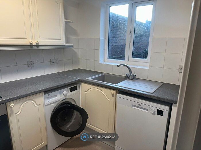 2 Bedroom Flat To Rent In Charlotte Street, Leamington Spa, CV31