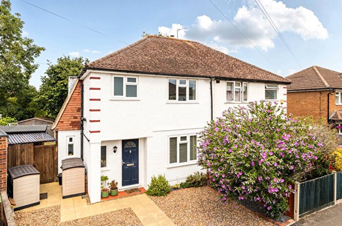 3 Bedroom Semi-Detached House For Sale In Walton On Thames, Surrey, KT12