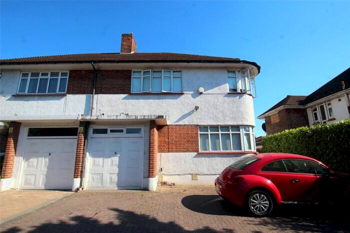 Studio To Rent In Court Road, London, SE9