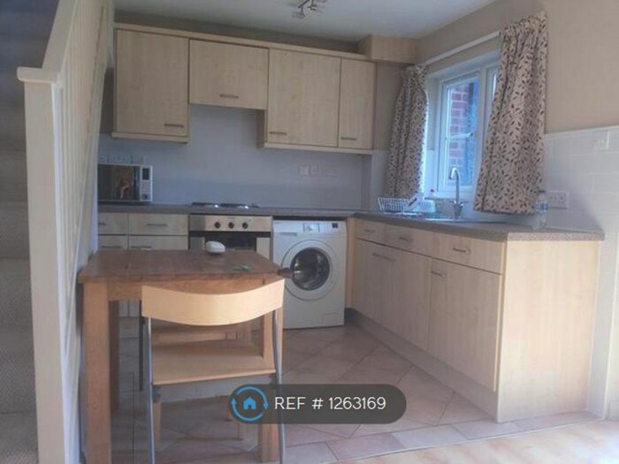 1 Bedroom Terraced House To Rent In Sycamore Walk, Surrey TW20