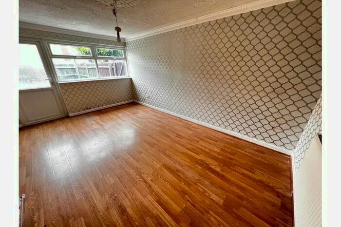 3 Bedroom Terraced House To Rent In Lawford Grove, Birmingham, B5