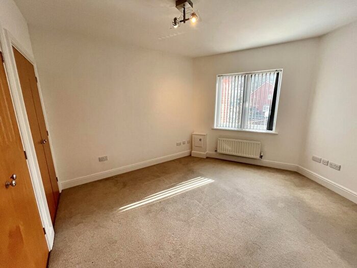 2 Bedroom Apartment To Rent In Stourton - Stewponey Court, DY7