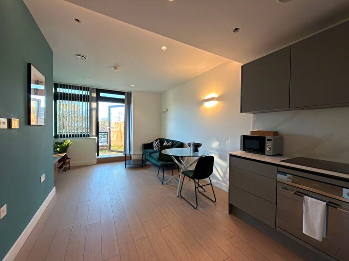 1 Bedroom Flat To Rent In Harlequin Avenue, Brentford, TW8