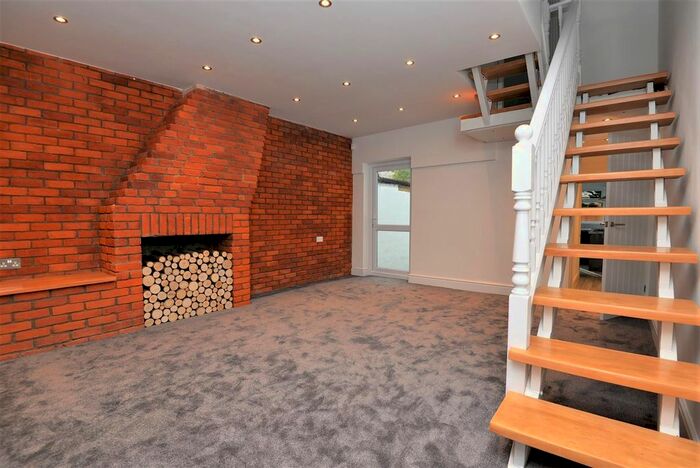 3 Bedroom Terraced House To Rent In Cassiobury Road, Walthamstow, London, E17