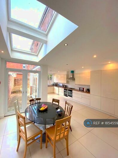 6 Bedroom Terraced House To Rent In Polsloe Road, Exeter, EX1