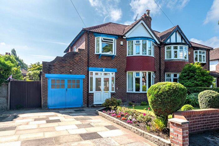 3 Bedroom Semi-Detached House For Sale In Hayling Road, Sale, M33