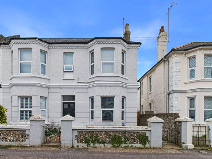 1 Bedroom Flat For Sale In Madeira Avenue, Worthing, BN11