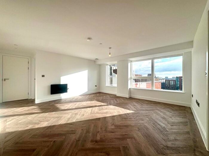 2 Bedroom Apartment To Rent In Upper Gough Street, Birmingham, B1