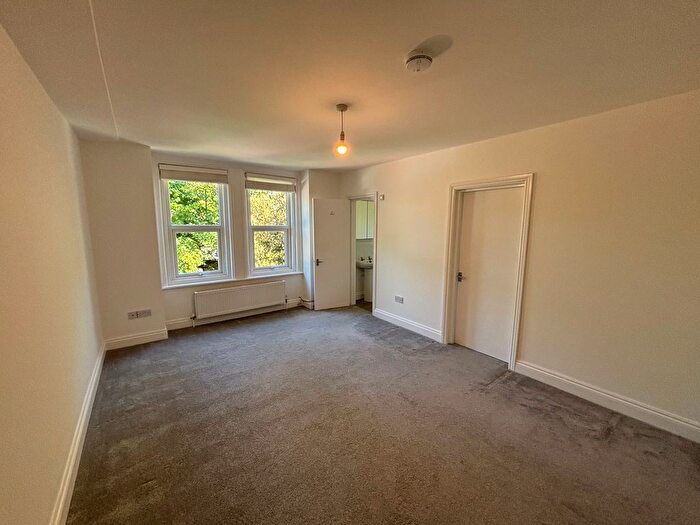 Studio To Rent In Westby Road, Bournemouth, BH5
