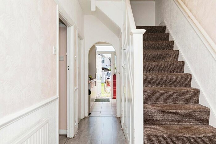 3 Bedroom Terraced House For Sale In Sandringham Road, Barking, IG11