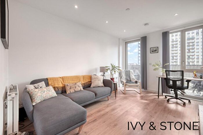 1 Bedroom Apartment For Sale In Copeland Court, Silvertown, E16