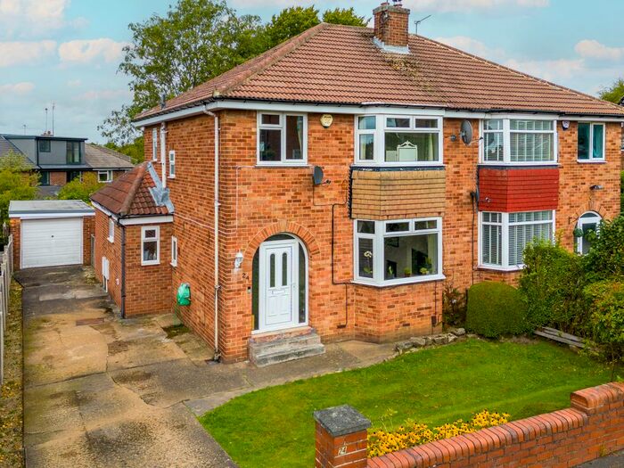 3 Bedroom Semidetached House For Sale In Primley Park Lane, Alwoodley