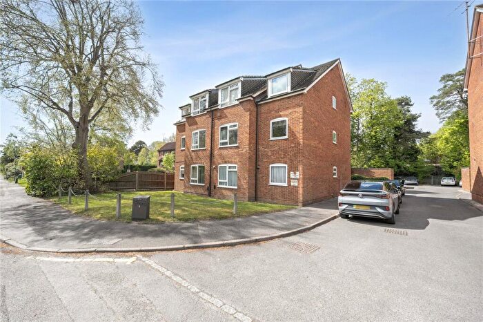1 Bedroom Apartment For Sale In Gordon Court, Gordon Road, Camberley, Surrey, GU15