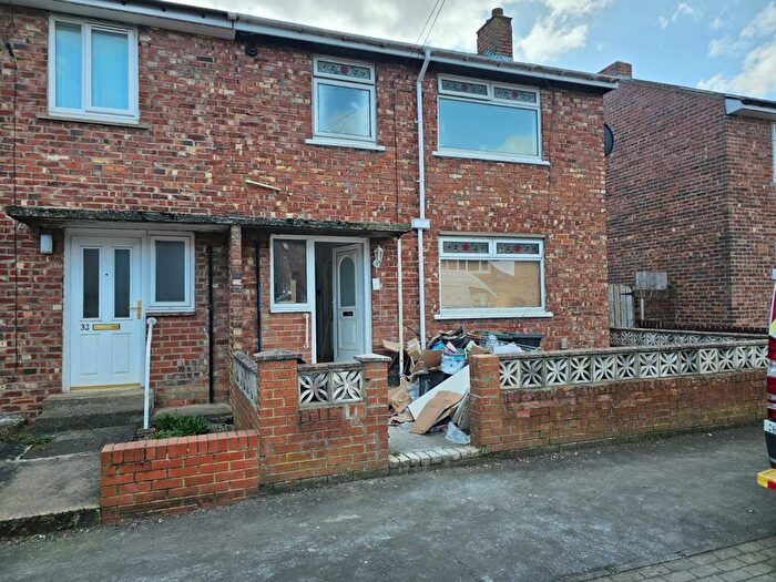 2 Bedroom Semi-Detached House To Rent In Bradford Crescent, Gilesgate, DH1