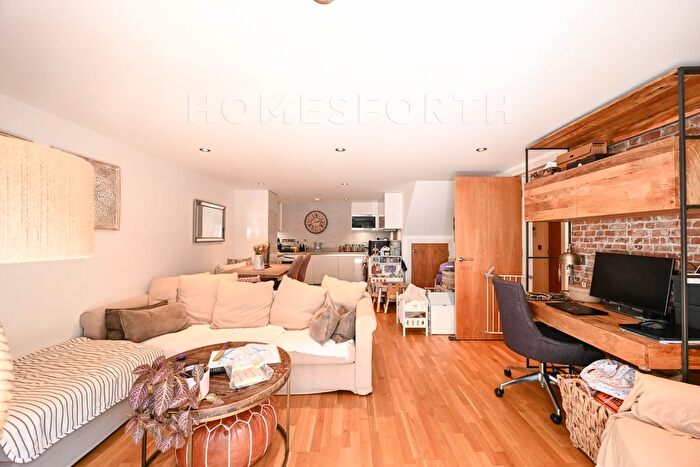 1 Bedroom Flat To Rent In Fraser Road, Perivale, UB6