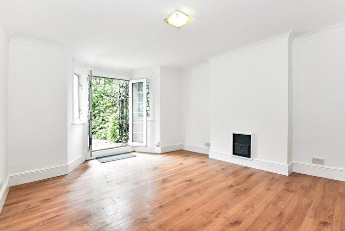 1 Bedroom Flat To Rent In Kingston Road, Wimbledon, London, SW19