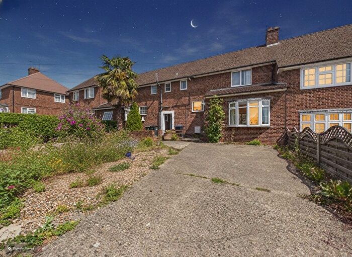 3 Bedroom Terraced House To Rent In Hobbs Hill Road, Hemel Hempstead, Hertfordshire, HP3