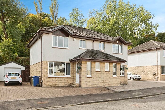 3 Bedroom Semi-Detached House For Sale In Glenfield Grove, Paisley, PA2