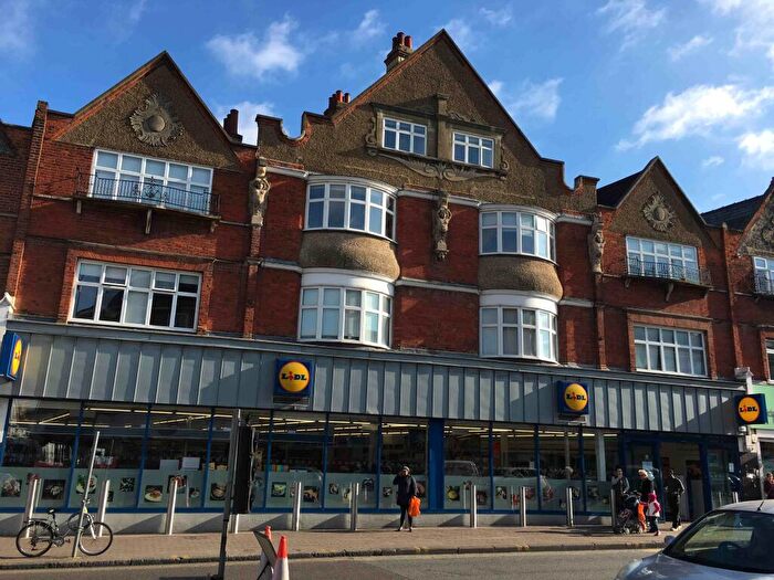 3 Bedroom Flat To Rent In High Street, Penge, SE20