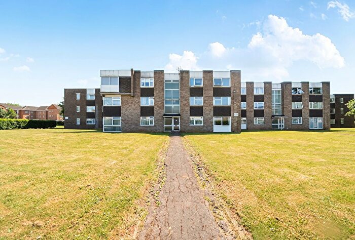 2 Bedroom Flat For Sale In Abbotswood, Yate, Bristol, BS37