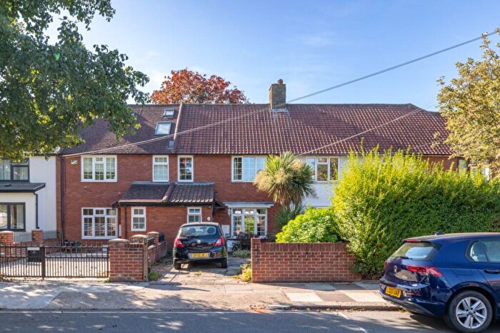 2 Bedroom Terraced House For Sale In Barnes Avenue, London, SW13