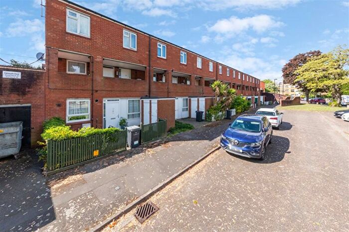 1 Bedroom Flat To Rent In Falmouth Close, Lee, SE12