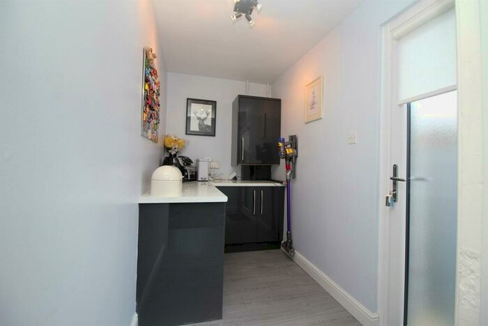 2 Bedroom Semi-Detached House For Sale In Drummond Place, Blackridge, EH48