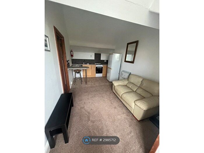 1 Bedroom Flat To Rent In St James Gardens, Swansea, SA1