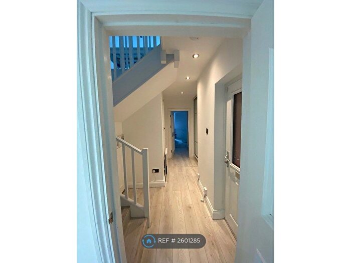 3 Bedroom End Of Terrace House To Rent In Elephant Lane, London, SE16